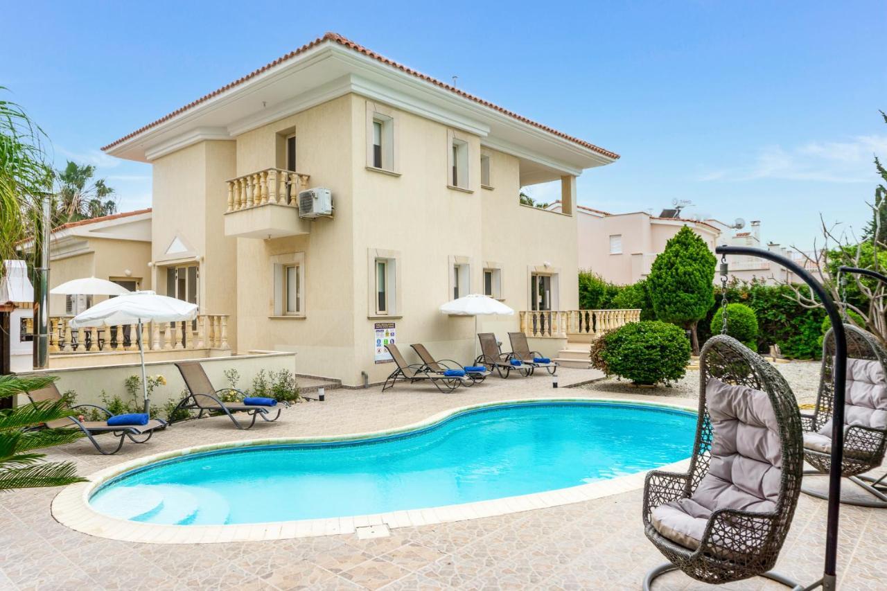 Villa Deja Blue By Ezoria Villas Коралова Затока Екстер'єр фото